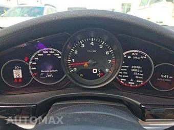 2022 Porsche Panamera 4 – miniatura 9