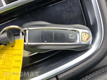 2022 Porsche Panamera Platinum Edition – miniatura 8