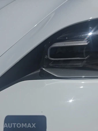 2022 Porsche Taycan 4S - miniatura 23