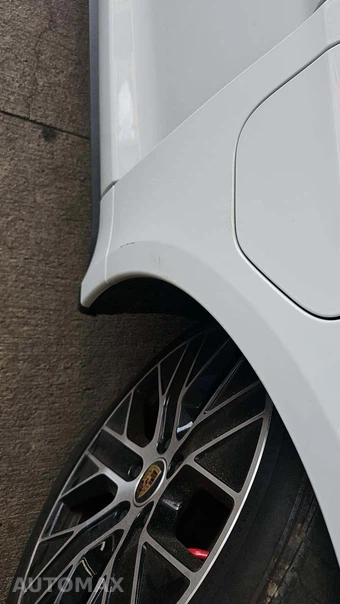 2022 Porsche Taycan 4S - miniatura 22