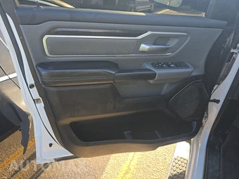 2022 Ram 1500 Big Horn Crew Cab Short Bed - miniatura 9