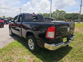 2022 Ram 1500 Big Horn Extended Cab Medium Bed - miniatura 2