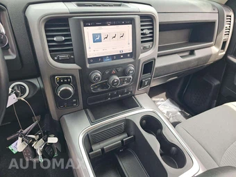 2022 Ram 1500 Classic Express Crew Cab Short Bed - miniatura 10