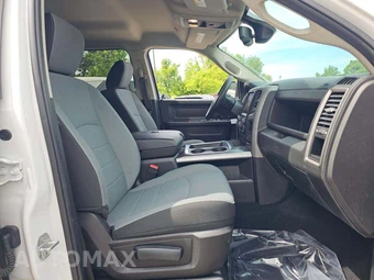 2022 Ram 1500 Classic Express Crew Cab Short Bed - miniatura 18