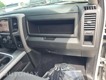 2022 Ram 1500 Classic Express Crew Cab Short Bed - miniatura 19