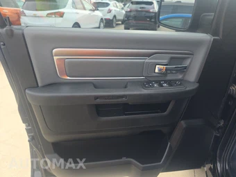 2022 Ram 1500 Classic SLT Crew Cab Short Bed - miniatura 9