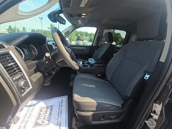 2022 Ram 1500 Classic SLT Crew Cab Short Bed - miniatura 3