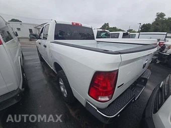 2022 Ram 1500 Classic SLT Crew Cab Short Bed - miniatura 2