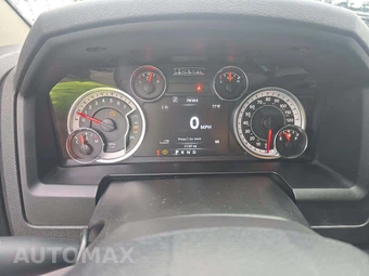 2022 Ram 1500 Classic SLT Crew Cab Short Bed - miniatura 9