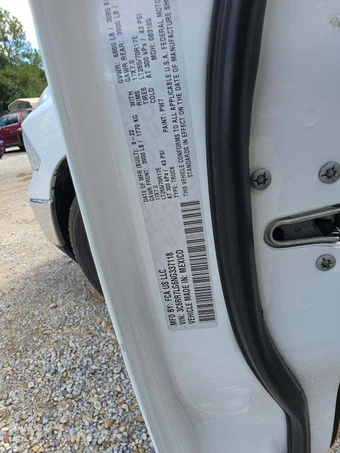 2022 Ram 1500 Classic SLT Crew Cab Short Bed - miniatura 2
