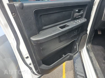 2022 Ram 1500 Classic Tradesman Extended Cab Medium Bed – miniatura 9