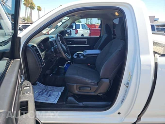 2022 Ram 1500 Classic Tradesman Regular Cab Long Bed - miniatura 3