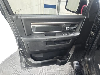 2022 Ram 1500 Classic Warlock Crew Cab Short Bed - miniatura 9