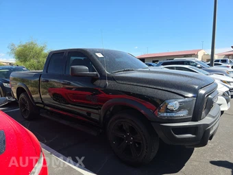 2022 Ram 1500 Classic Warlock Extended Cab Medium Bed - miniatura 3