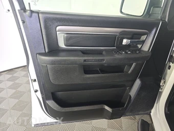2022 Ram 1500 Classic Warlock Extended Cab Medium Bed - miniatura 9