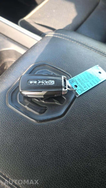 2022 Ram 1500 Laramie Crew Cab Medium Bed - miniatura 18