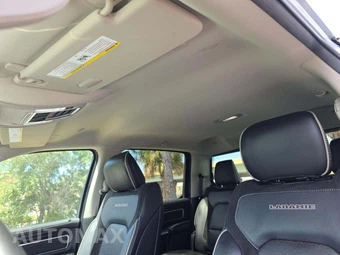 2022 Ram 1500 Laramie Crew Cab Short Bed - miniatura 11