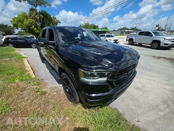 2022 Ram 1500 Laramie Crew Cab Short Bed - miniatura 4