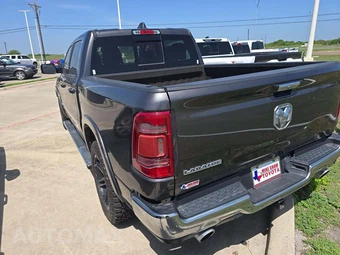 2022 Ram 1500 Laramie Crew Cab Short Bed - miniatura 2