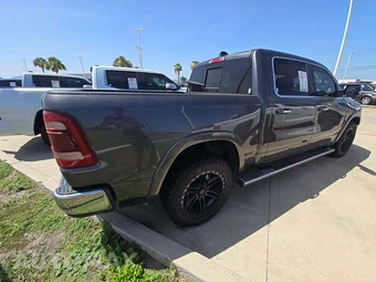 2022 Ram 1500 Laramie Crew Cab Short Bed - miniatura 3