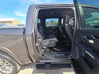 2022 Ram 1500 Laramie Crew Cab Short Bed - miniatura 13