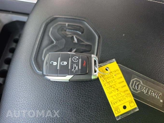 2022 Ram 1500 Laramie Crew Cab Short Bed - miniatura 8