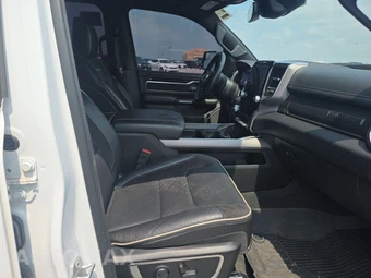 2022 Ram 1500 Laramie Crew Cab Short Bed - miniatura 8