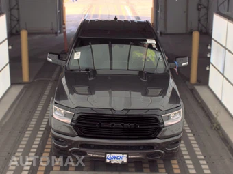 2022 Ram 1500 Laramie Crew Cab Short Bed - miniatura 2