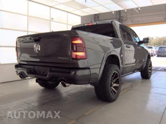 2022 Ram 1500 Laramie Crew Cab Short Bed - miniatura 4