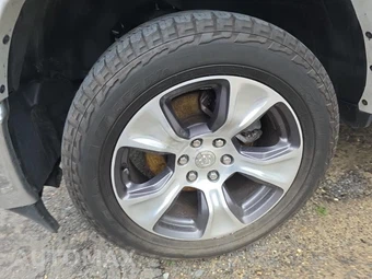 2022 Ram 1500 Laramie Crew Cab Short Bed - miniatura 8