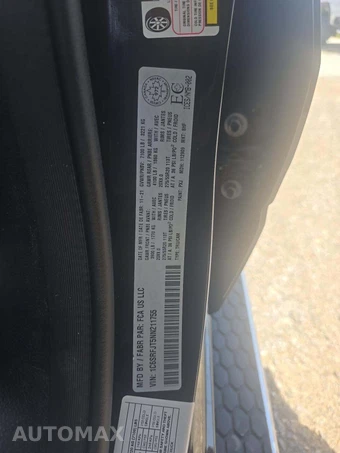 2022 Ram 1500 Laramie Crew Cab Short Bed - miniatura 2