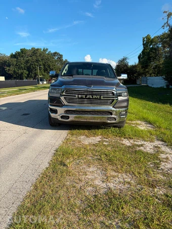 2022 Ram 1500 Laramie Crew Cab Short Bed - miniatura 2
