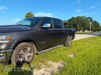 2022 Ram 1500 Laramie Crew Cab Short Bed - miniatura 3