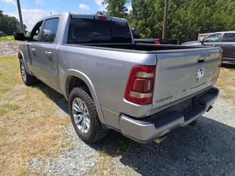 2022 Ram 1500 Laramie Crew Cab Short Bed - miniatura 2