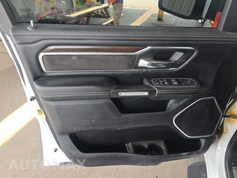2022 Ram 1500 Laramie Crew Cab Short Bed - miniatura 9