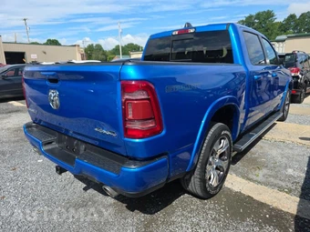 2022 Ram 1500 Laramie Crew Cab Short Bed - miniatura 4