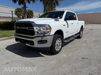 2022 Ram 2500 Big Horn Crew Cab Medium Bed - miniatura 3