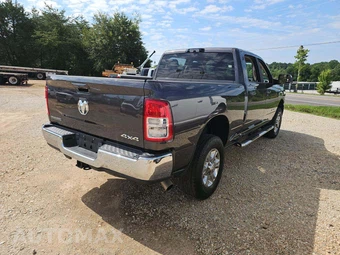 2022 Ram 2500 Big Horn Crew Cab Medium Bed - miniatura 3