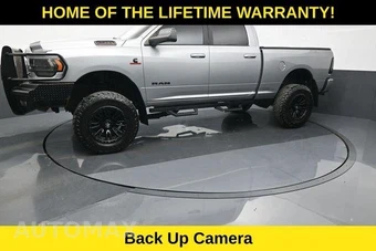 2022 Ram 2500 Big Horn Crew Cab Medium Bed - miniatura 3
