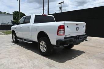 2022 Ram 2500 Big Horn Crew Cab Medium Bed - miniatura 3