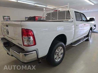2022 Ram 2500 Big Horn Crew Cab Medium Bed - miniatura 3