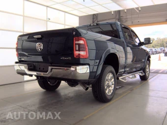 2022 Ram 2500 Laramie Crew Cab Medium Bed - miniatura 4