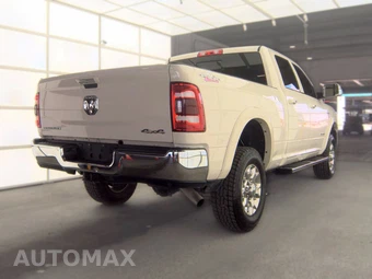 2022 Ram 2500 Laramie Crew Cab Medium Bed - miniatura 4