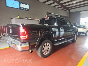 2022 Ram 2500 Laramie Crew Cab Medium Bed - miniatura 4