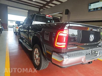 2022 Ram 2500 Laramie Crew Cab Medium Bed - miniatura 6