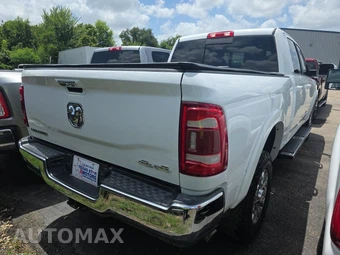 2022 Ram 2500 Laramie Crew Cab Medium Bed - miniatura 4