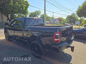 2022 Ram 2500 Laramie Crew Cab Medium Bed - miniatura 2