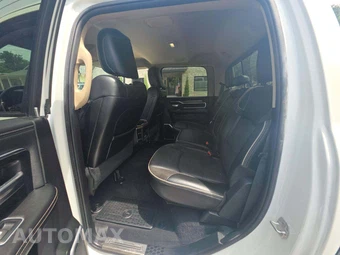 2022 Ram 2500 Laramie Crew Cab Medium Bed - miniatura 13