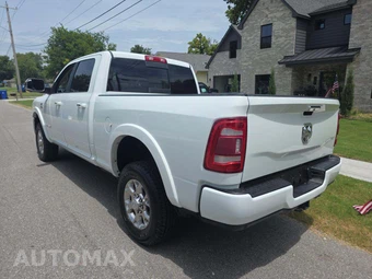 2022 Ram 2500 Laramie Crew Cab Medium Bed - miniatura 2