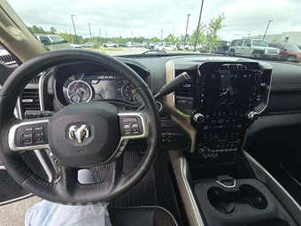 2022 Ram 2500 Laramie Crew Cab Medium Bed – miniatura 10